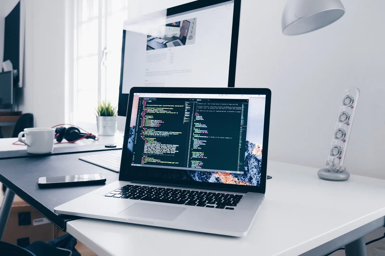 Équipe de développement Mholel Software à l'écoute de votre projet